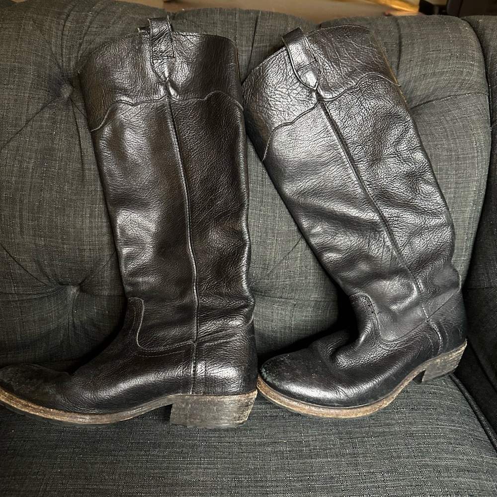 Frye Black Carson Lug Leather Boots, women’s 6